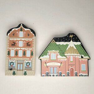 Cat's Meow Village North Pole Collection Mrs. Claus Bakery & Workshop A